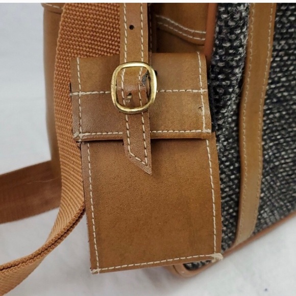 Oscar de la Renta side bag - Picture 8 of 8